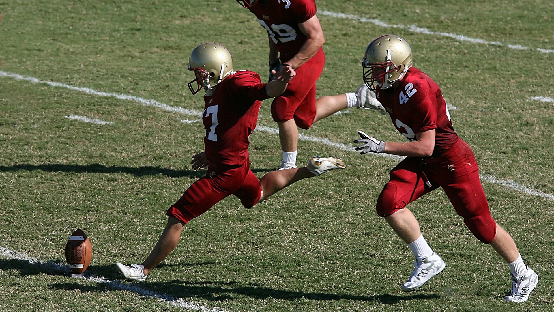 快节奏推进中球队配合默契是否被放大检验，快节奏进攻和冷静创造进球机会