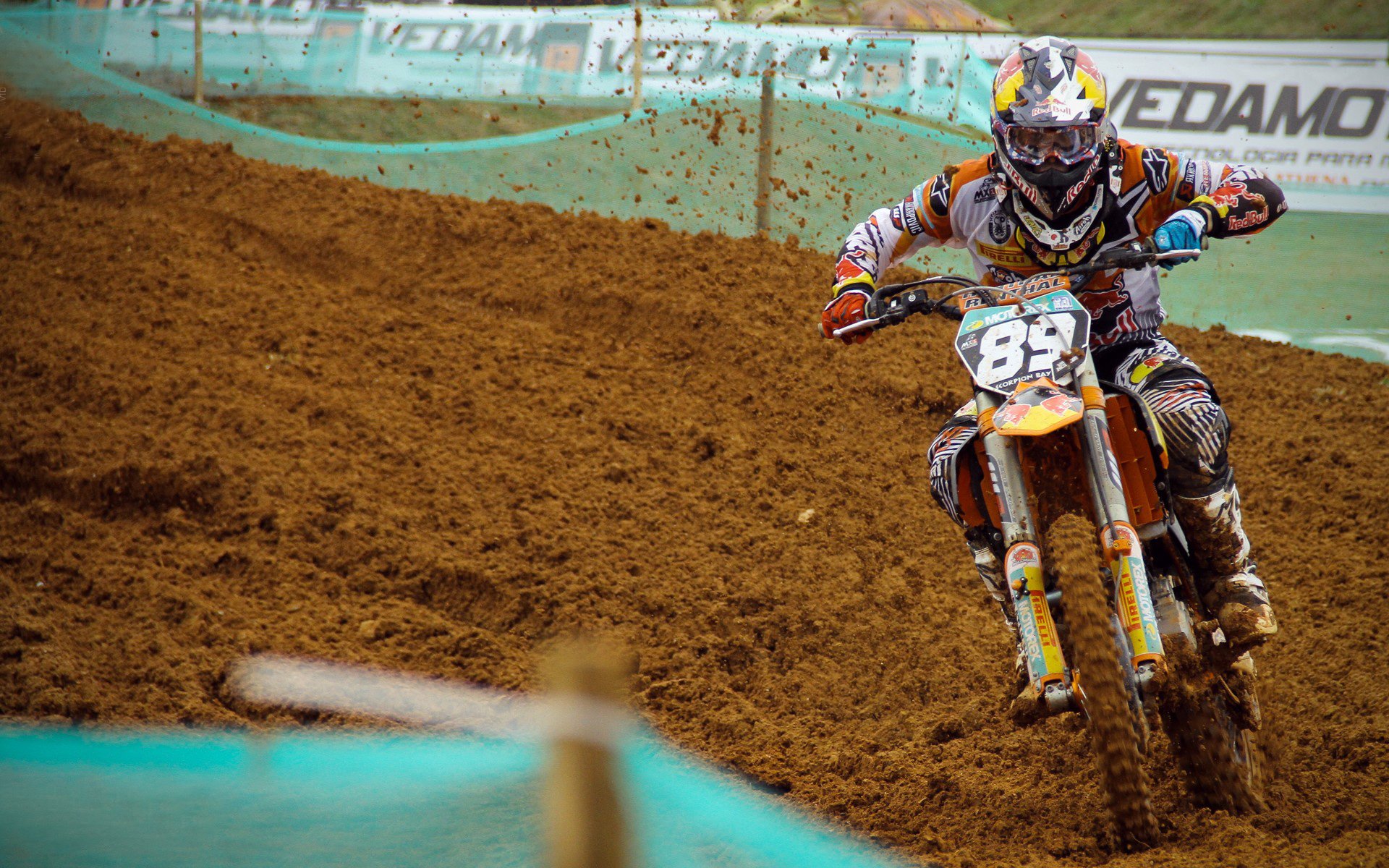 世界青少年锦标赛，法国和加拿大两强争夺冠军，精彩纷呈，世界青年锦标赛纪录